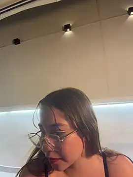 AliciaWhite nt online show from May 17, 1:05 am