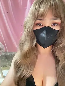 -Violet-t online show from May 17, 1:54 pm