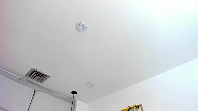 IvonneOwen online show from February 14, 4:03 am