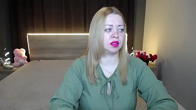 OliviaVerr online show from February 18, 1:10 pm