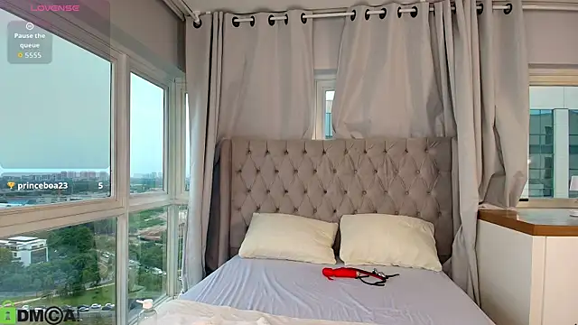 Maxine Spencer online show from March 19, 8:24 pm