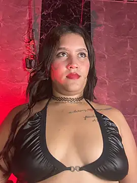 CamiBDSM online show from April 1, 8:50 pm