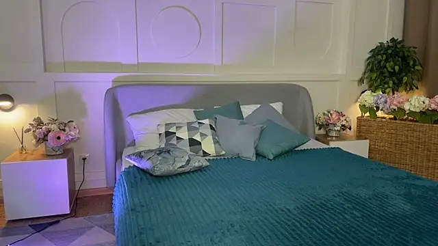  SilkyShadow  online show from February 13, 1:07 am