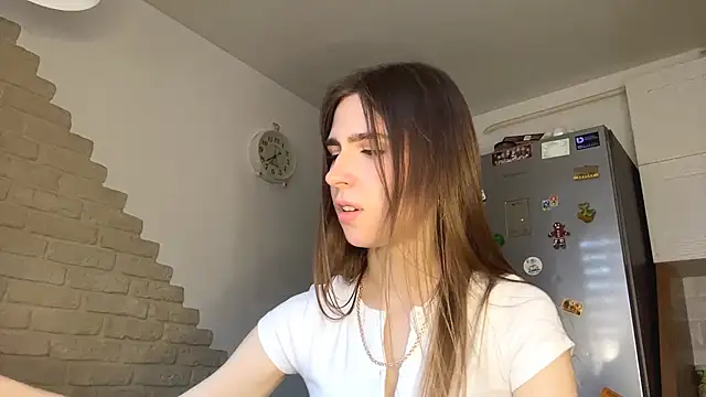 ElsieKuhlmann online show from March 16, 5:32 am