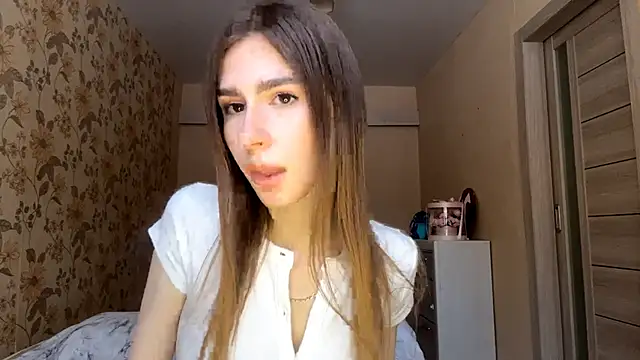 ElsieKuhlmann online show from January 11, 8:19 am