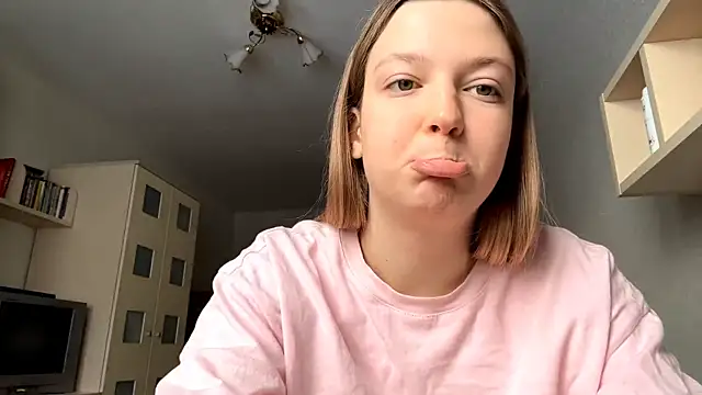 JammieMickiewicz online show from January 14, 8:19 am