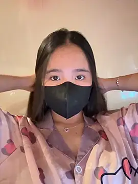 Gwen879 online show from March 17, 5:44 am