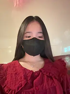 Gwen879 online show from March 2, 7:15 am