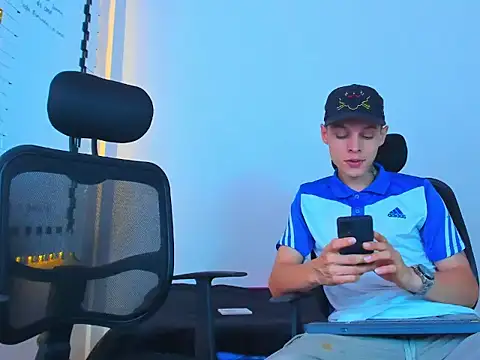 Thomas-Wil online show from February 1, 4:55 am