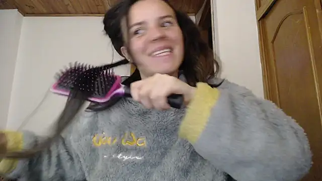 Shanel Lozano online show from May 17, 11:37 pm