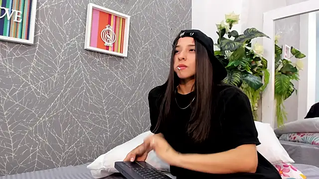 ViictoriiaSaenz online show from May 23, 6:01 am