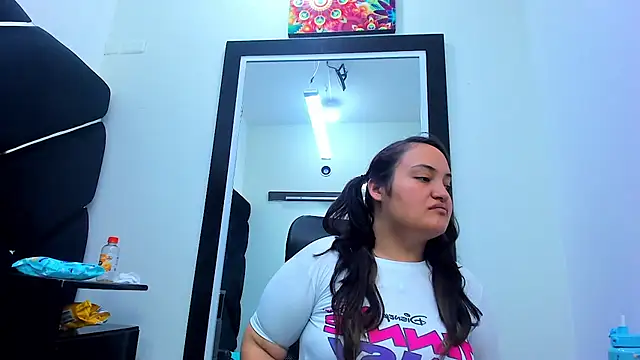 MiaRouss69 online show from May 12, 10:38 pm