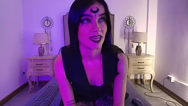 kimberly colle7 online show from May 10, 3:52 am