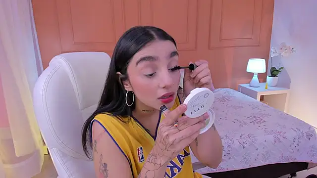 Abriil cutee online show from May 6, 1:59 pm
