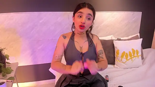 Abriil cutee online show from May 16, 1:30 am