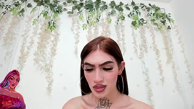 lizz lunna online show from May 15, 11:51 pm