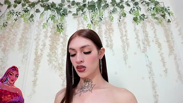 lizz lunna online show from May 17, 6:56 am