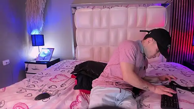 Roger And Ramona online show from March 17, 12:31 pm