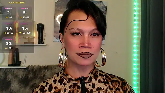 deliciousClaire online show from April 7, 5:15 pm