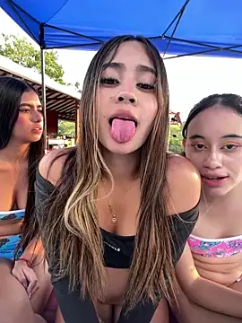 l0lita emi online show from February 10, 10:35 pm