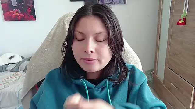 yessica gomez01 online show from May 18, 9:43 pm
