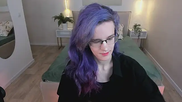 AuraLaunni online show from June 27, 7:31 am