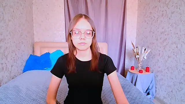 LolliStrawberry online show from April 9, 7:25 am