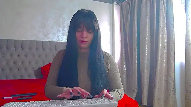 MaddyAllure online show from February 26, 1:32 pm