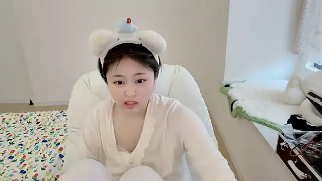 Onefiona online show from March 30, 7:30 am