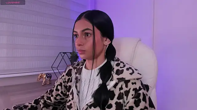 lilith petit  online show from April 8, 12:51 pm