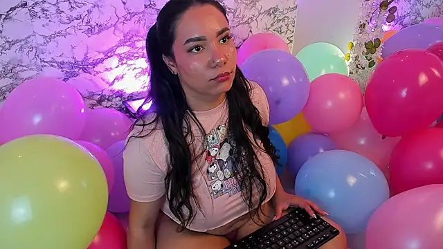 soffi joness23 online show from May 7, 7:39 pm