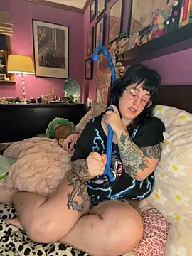 kitkathecartoonclown online show from February 16, 12:43 am