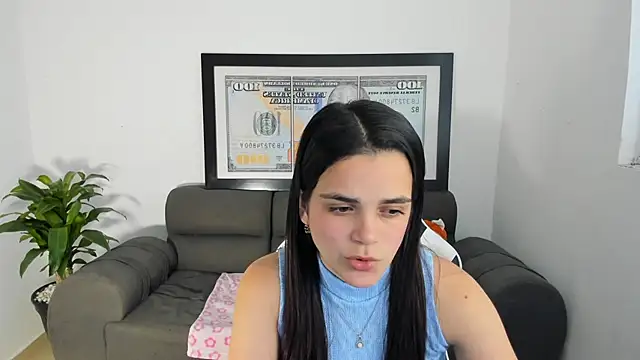 LucianaMoreau online show from March 7, 9:55 pm