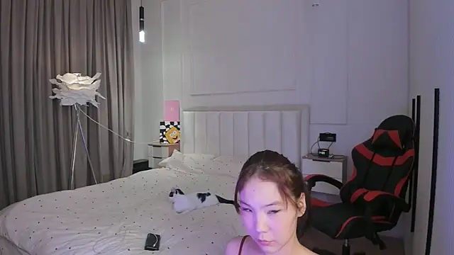 haerynn online show from May 25, 10:42 pm