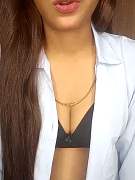 TrendyTales  online show from March 8, 6:23 pm