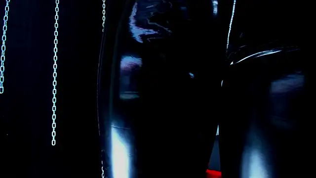 LucyStonne online show from April 8, 9:50 pm