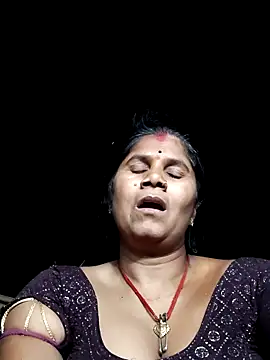 Hot di97 online show from May 19, 3:41 pm