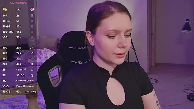 YouHoldMe online show from April 10, 8:26 pm