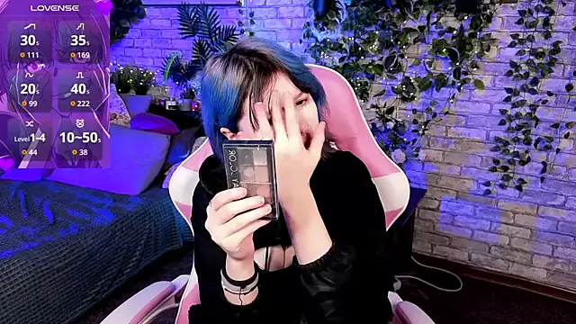 Ashley Veil online show from February 26, 8:30 pm