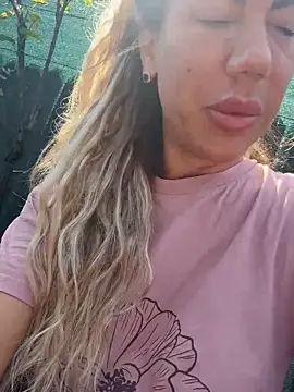 Missolevelvet online show from May 11, 6:59 am
