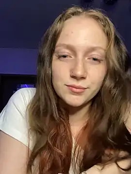 YoungLisaa18 online show from March 25, 7:50 pm