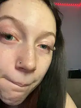 YoungLisaa18 online show from April 7, 6:43 pm