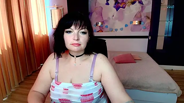 Victoria booth online show from May 24, 12:37 pm