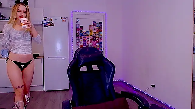 sailormoon666  online show from February 21, 12:55 am