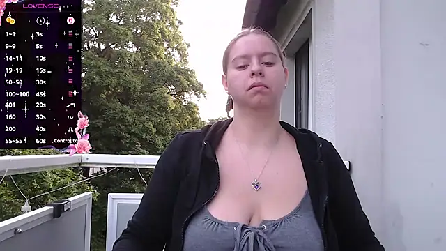 Mia lou05 online show from May 24, 4:22 am