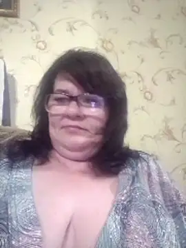 NysiOlsen online show from May 12, 6:58 pm