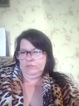 NysiOlsen online show from May 4, 3:05 pm