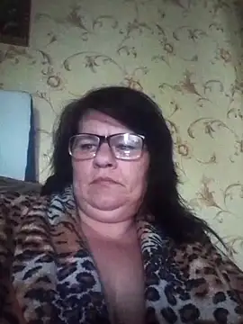 NysiOlsen online show from April 1, 3:20 pm