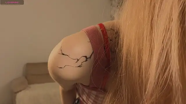 JuanaSumma online show from March 23, 6:08 am