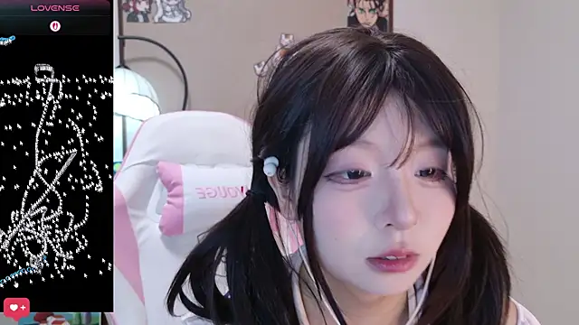 Qiqiiii-05 online show from June 25, 2:18 pm
